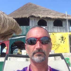 Meet your Posher, Robert